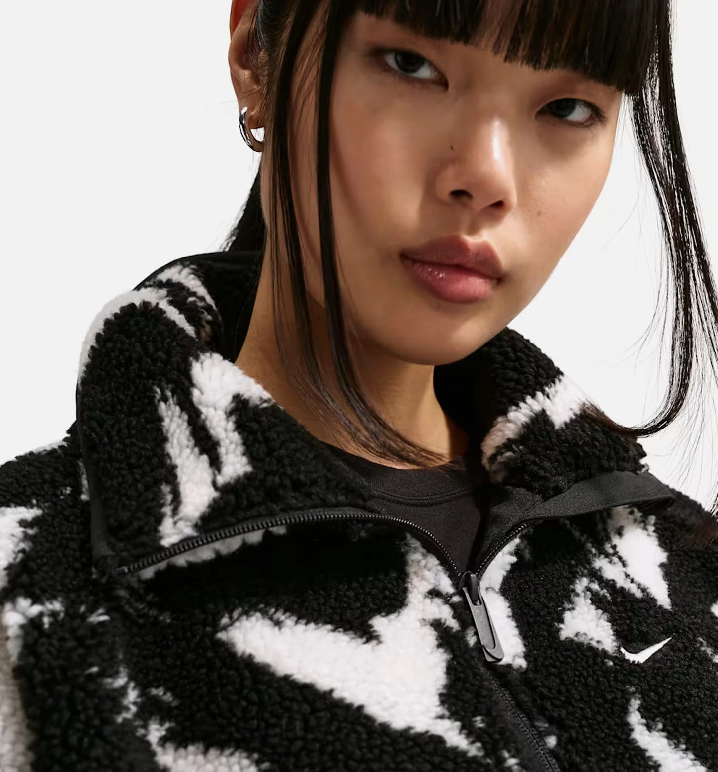 NSW Oversized High Pile Fleece Womens Sweater Black Black Black Sail