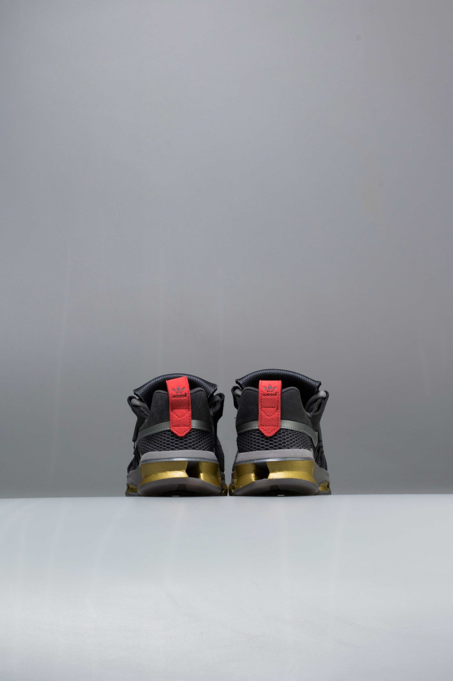 Twinstrike A D Mens Shoe Grey Black Red Gold