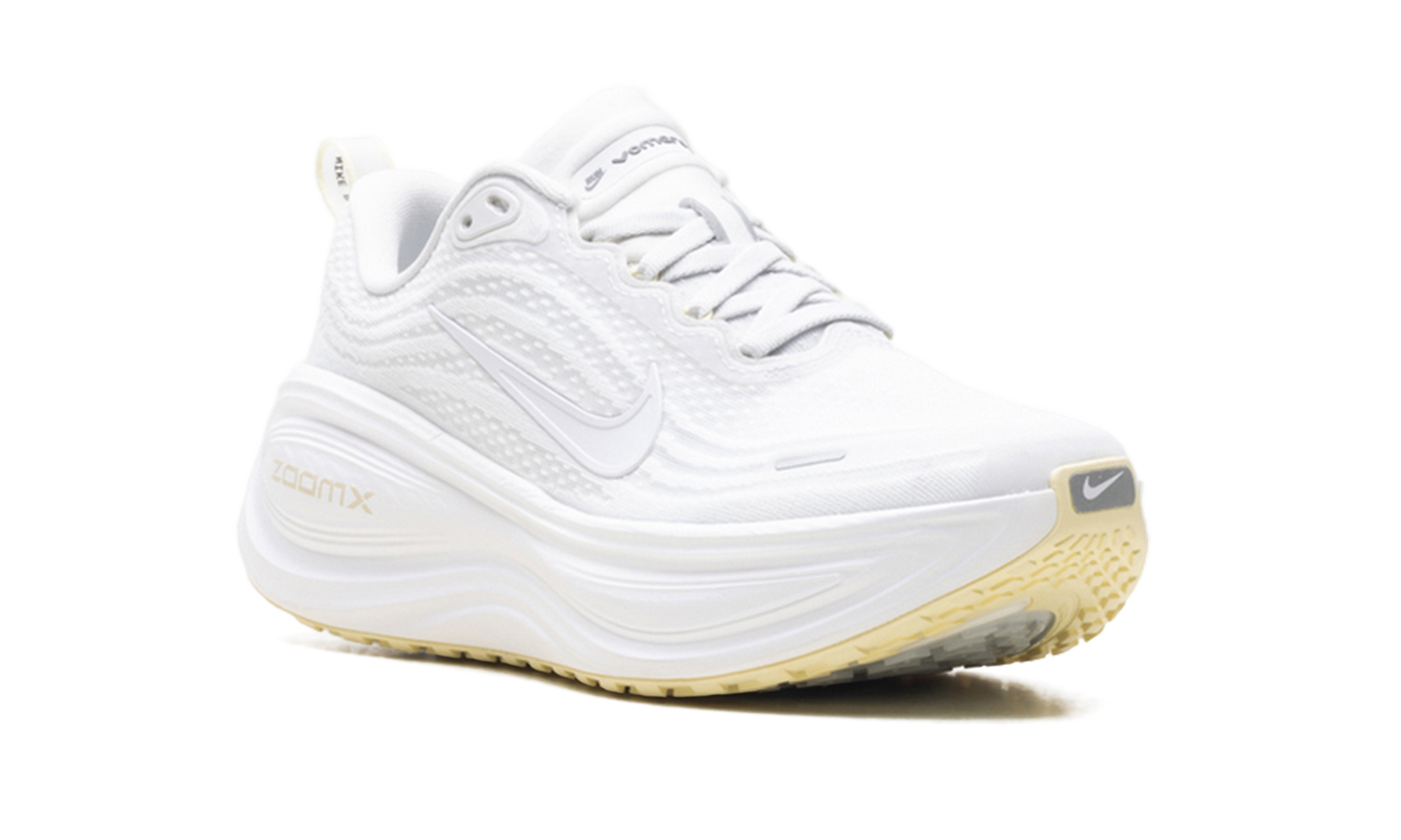 Vomero Plus WMNS"Photon Dust Alabaster" HV8154 009