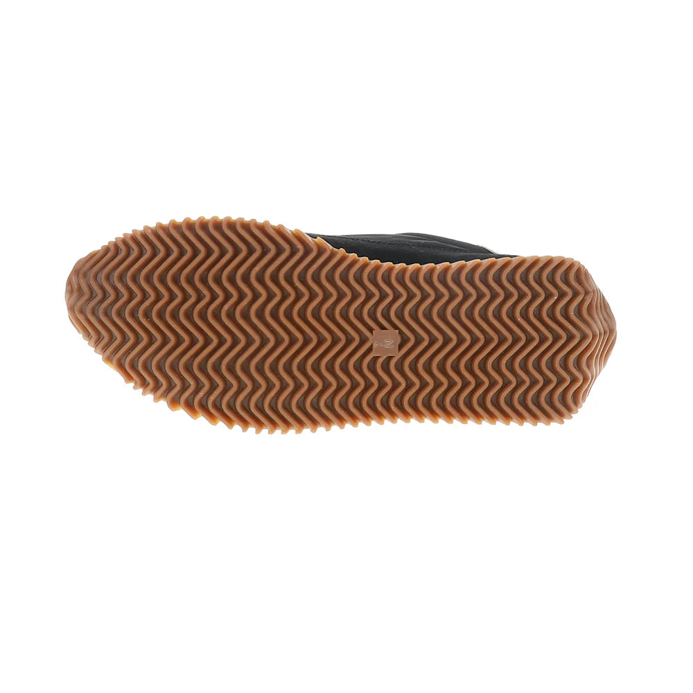 Queen Lace Up Sneakers