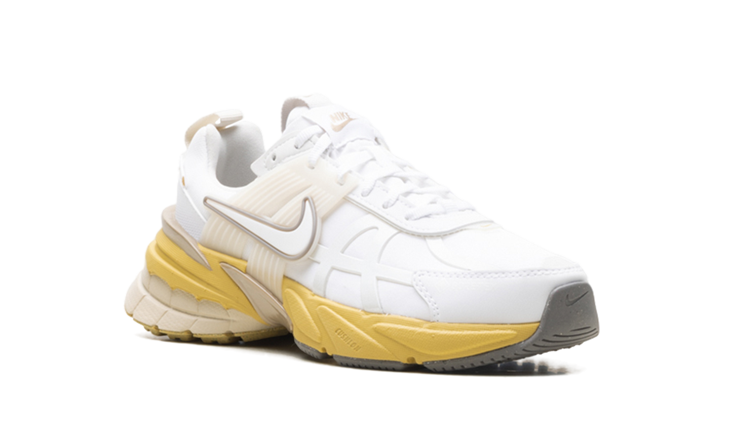 V2K Run WMNS"Gore-Tex White Light Bone" FZ2622 100