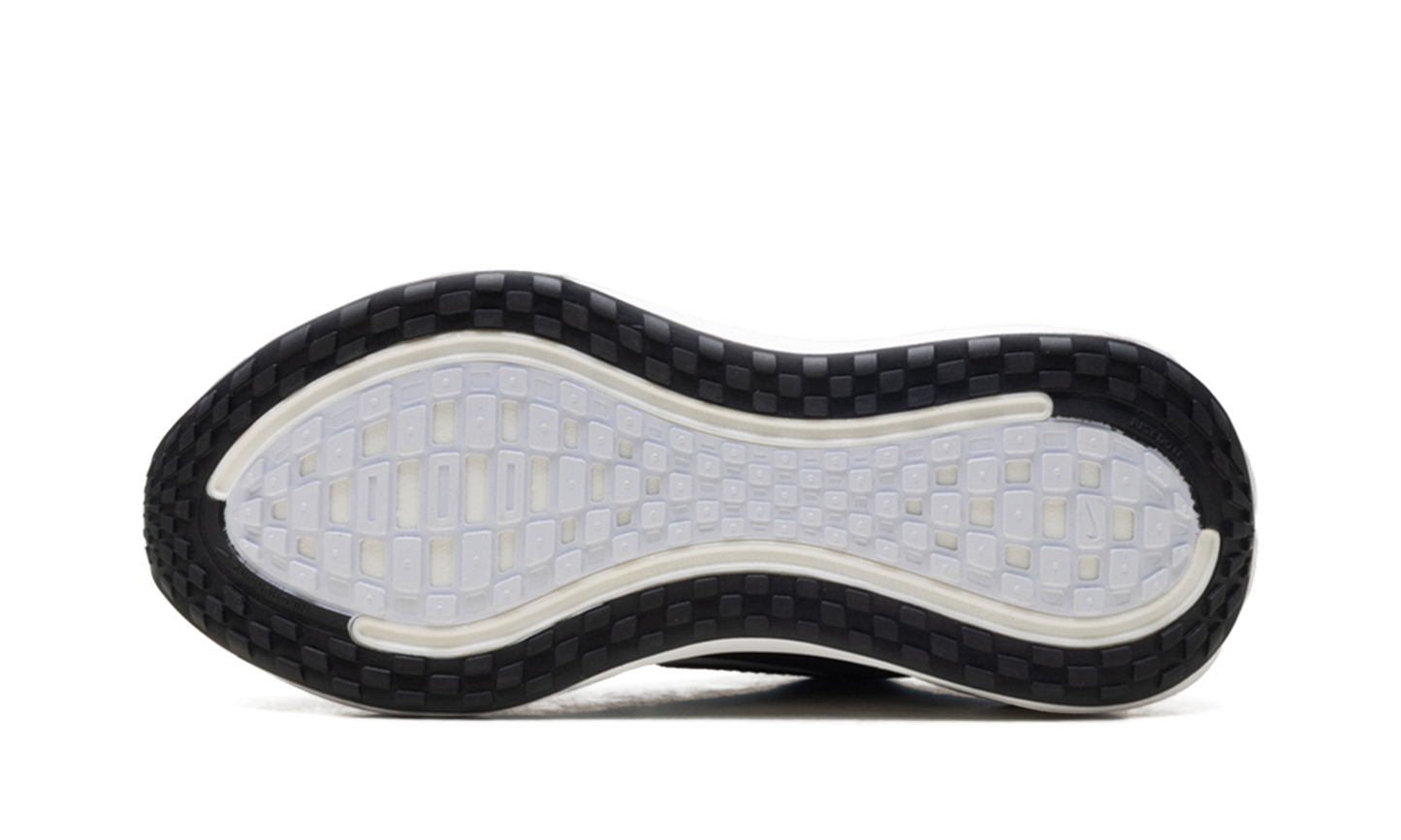 Vomero Plus WMNS"Black White" HV8154 002