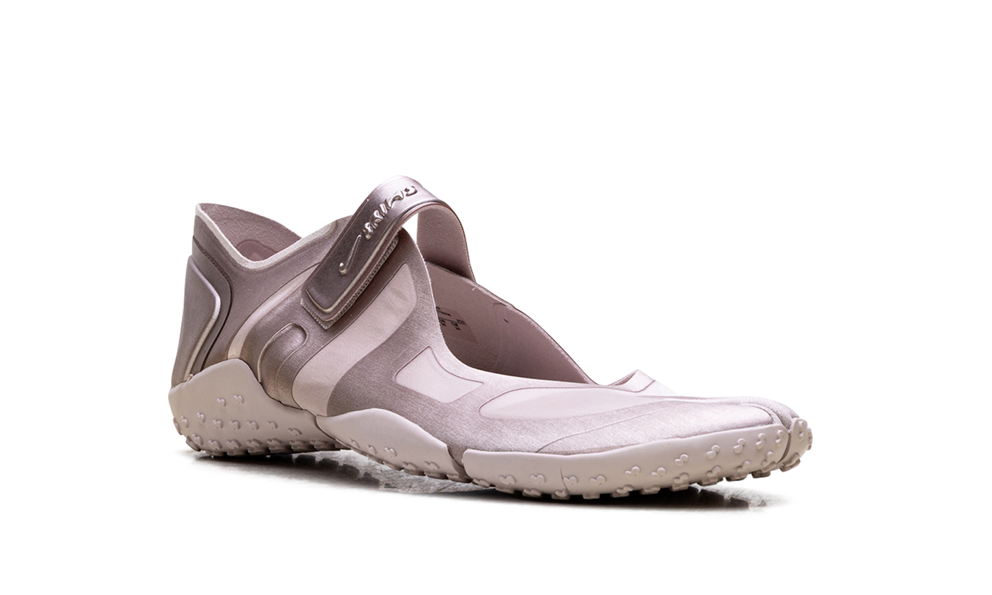 Air Rift Satin WMNS"SKIMS - Slit Red" IQ7158 600