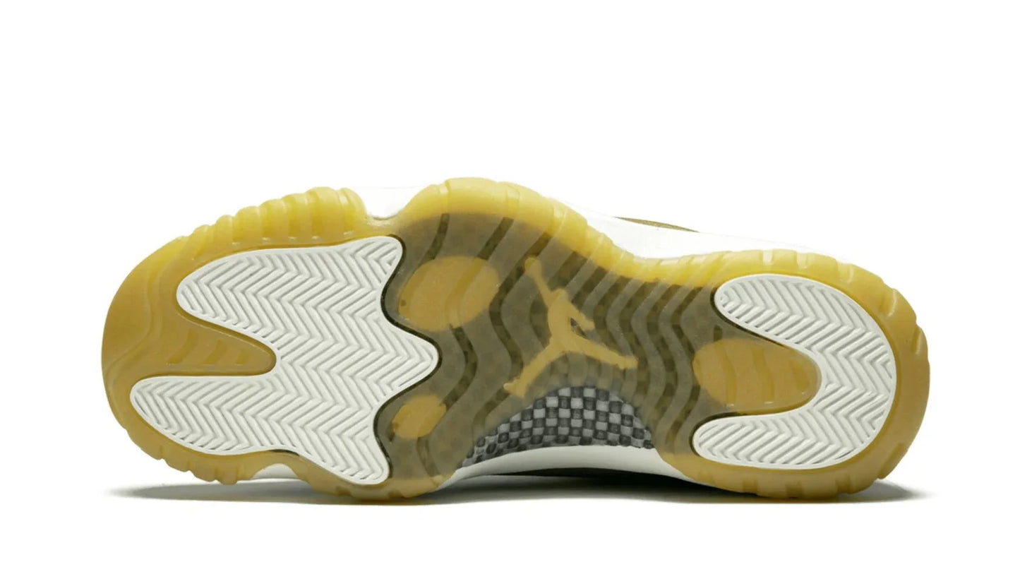 AIR JORDAN 11 RETRO WMNS Neutral Olive
