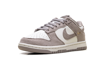 Dunk Low WMNS"Malt Gold Mini Swoosh" IB4417 105