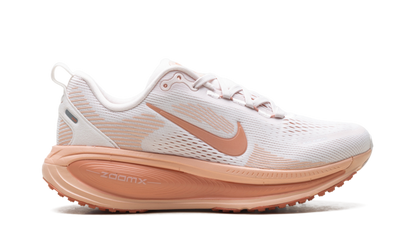 Vomero 18 WMNS"Light Soft Pink Light Madder Root Arctic Orange Madder Root" HM6804 601