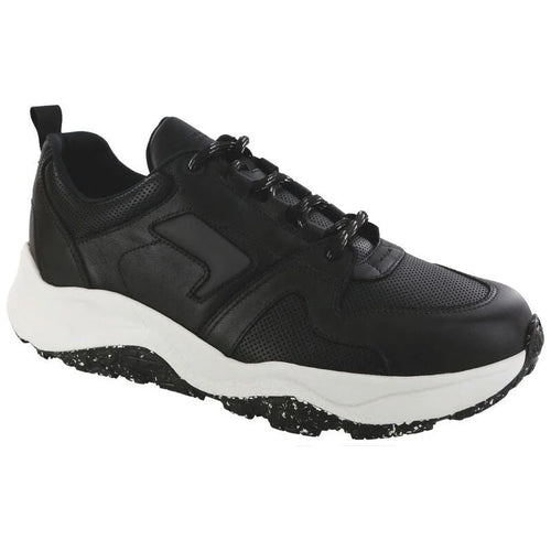 Men's Low Country-Y Lace Up Sneakers in Black Perf