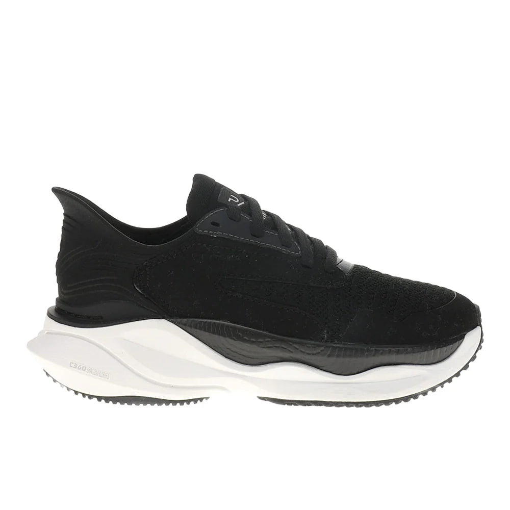 Pace Sneakers