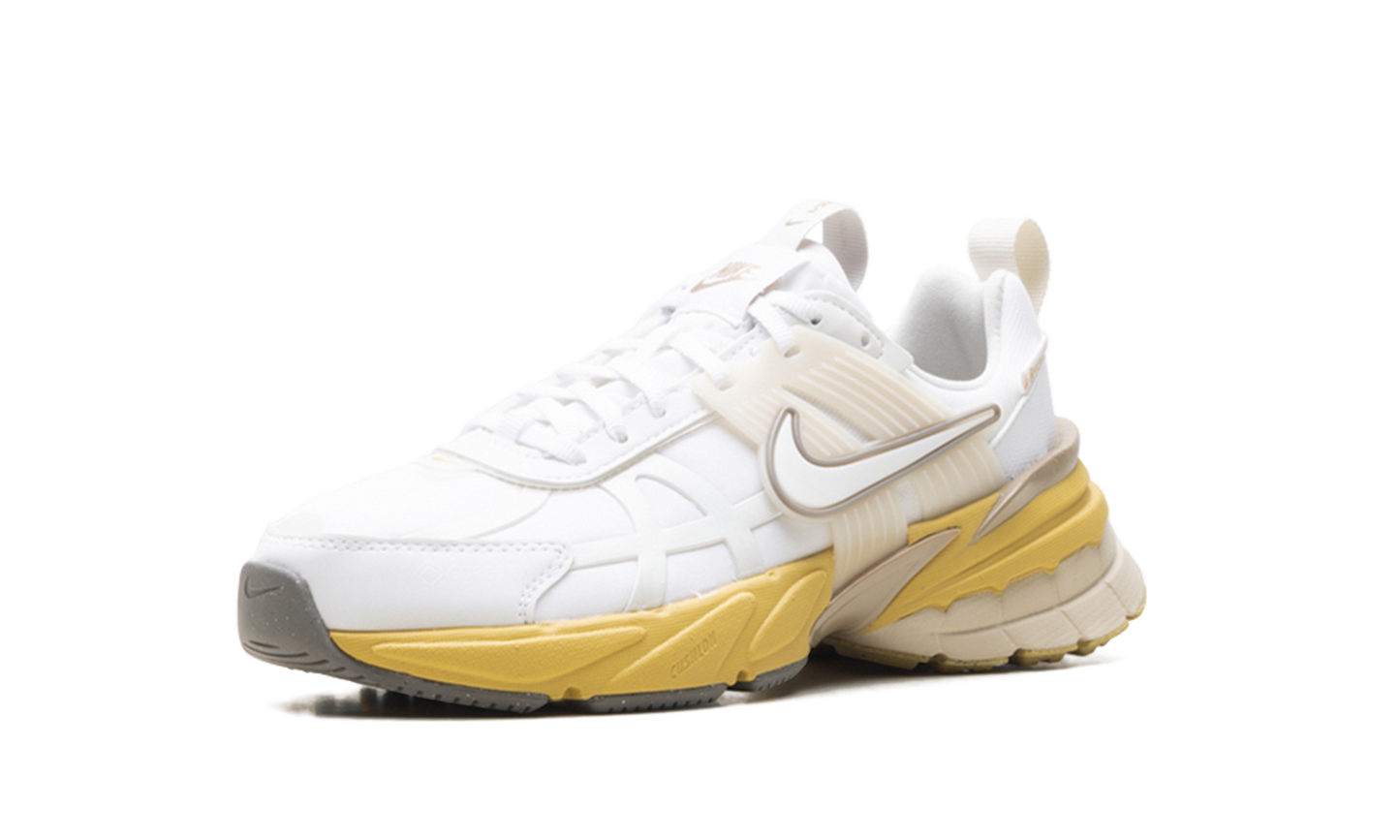 V2K Run WMNS"Gore-Tex White Light Bone" FZ2622 100