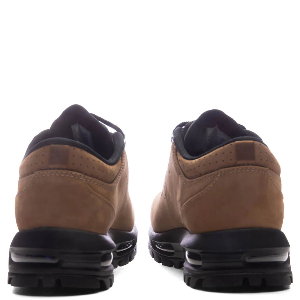 Air Max Goadome Low SP Taupe University Red Black