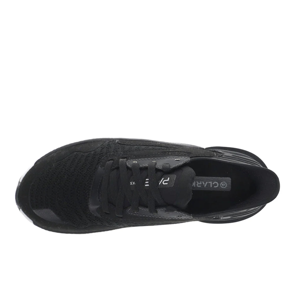 Pace Sneakers