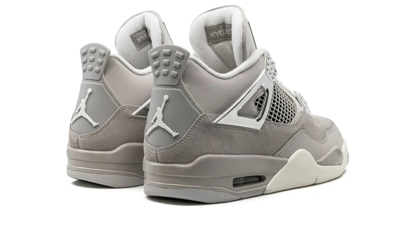 AIR JORDAN 4 WMNS Frozen Moments
