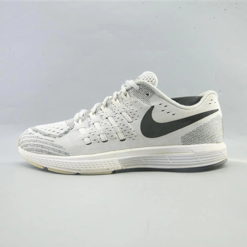 AIR ZOOM VOMERO 11