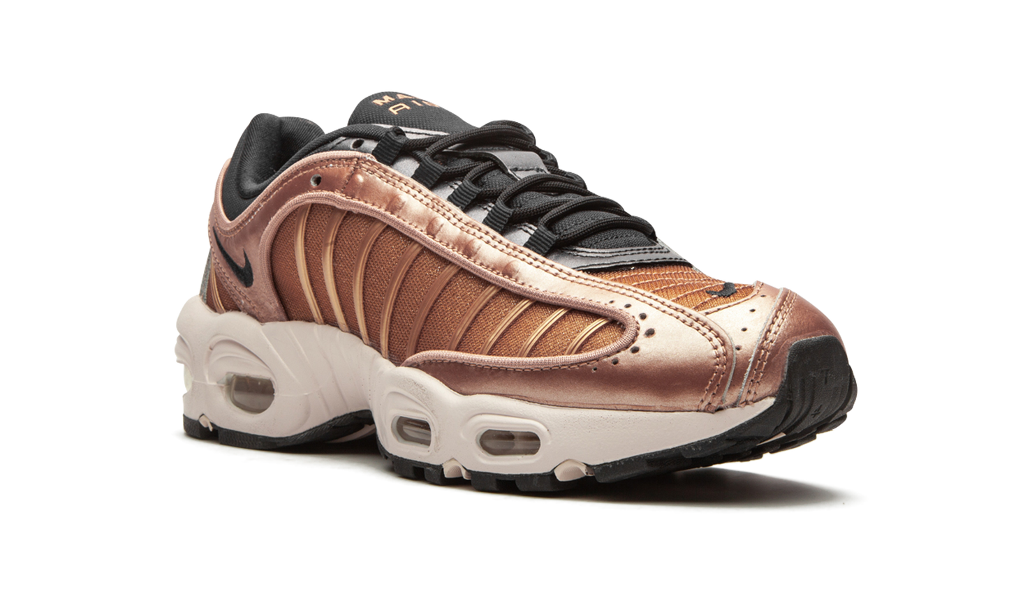 AIR MAX TAILIND 4 WMNS"Metallic Red Bronze" CT1184 900