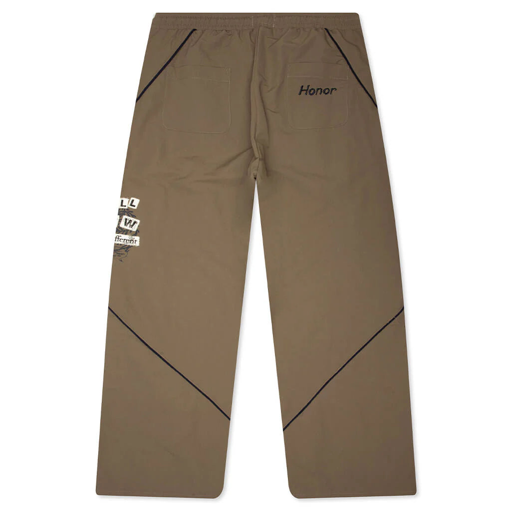 Growth Track Pant Pebble