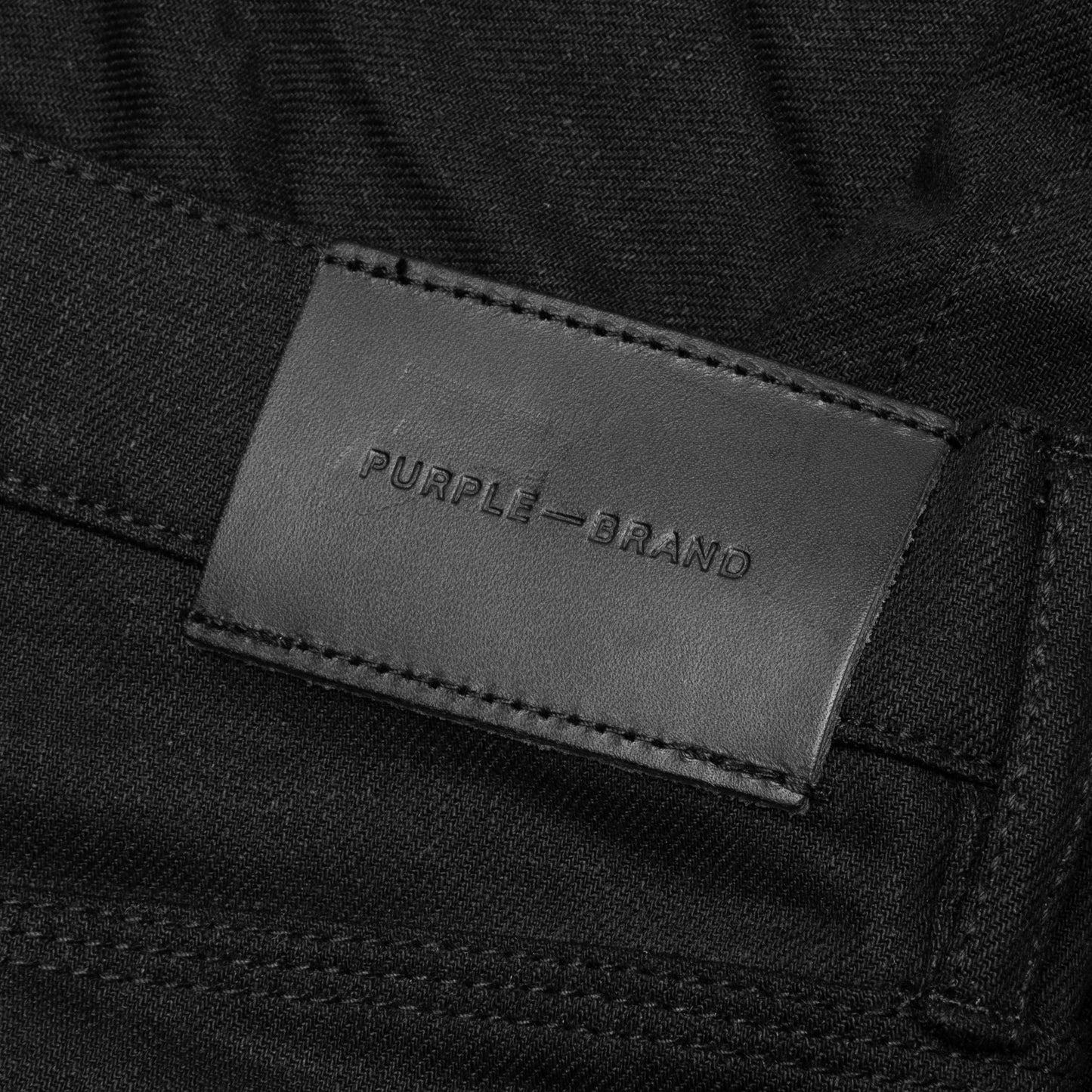 P004 Flare Black