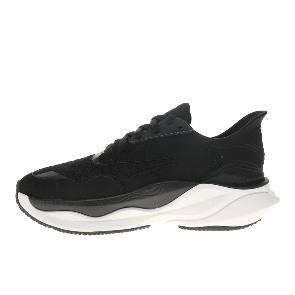 Pace Sneakers