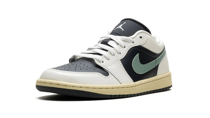 Air Jordan 1 Low WMNS Jade Smoke