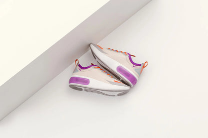Women's Air Max Dia SE - Light Orewood Brown/Hyper Violet/Starfish