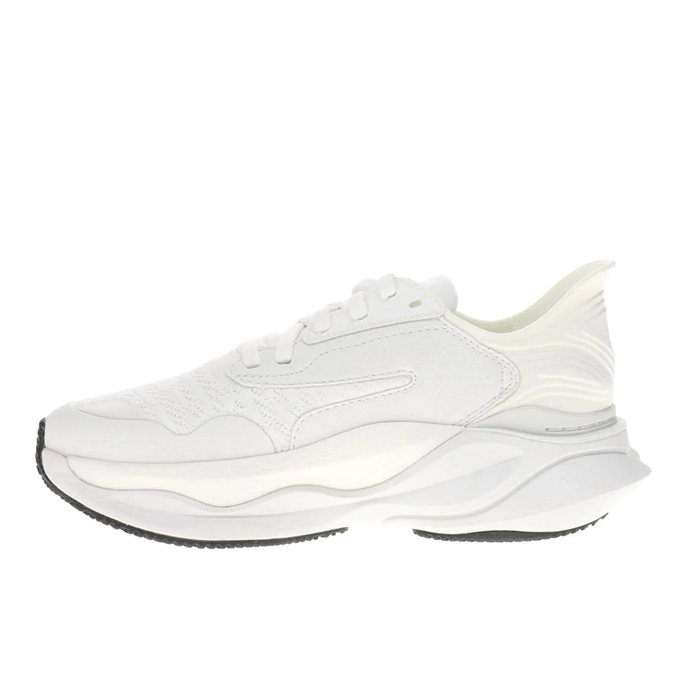 Pace Sneakers