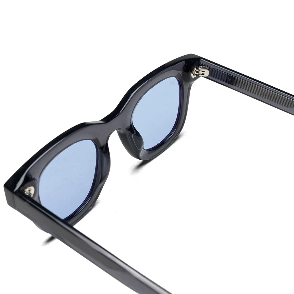Apollo Onyx Sky Blue