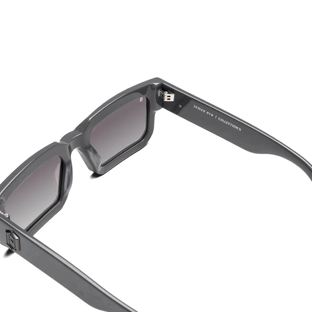 Titan Storm Grey