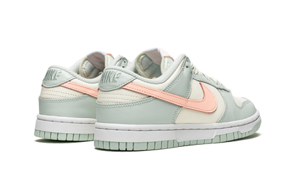 DUNK LOW WMNS"Barely Green" DD1503 104