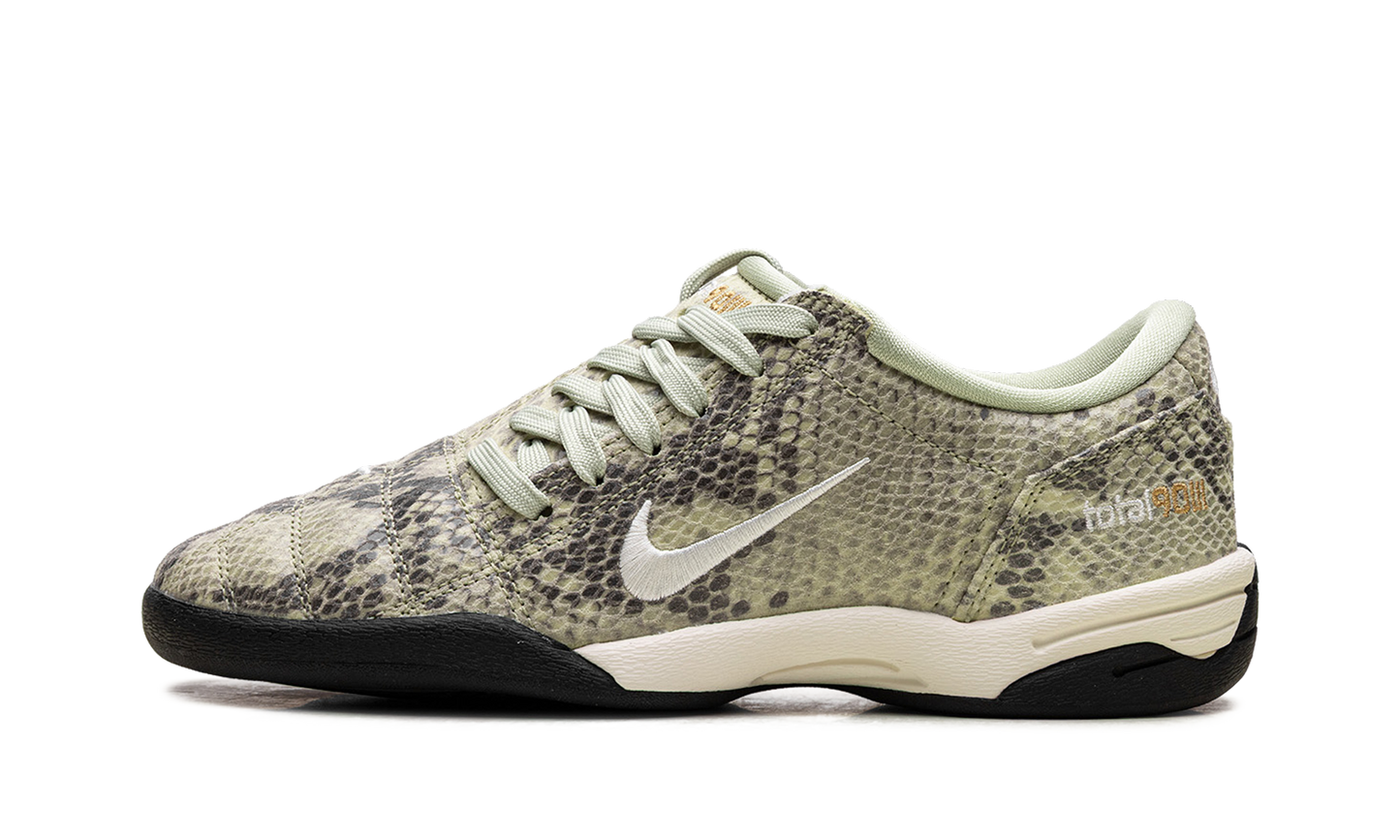 Total 90 SE WMNS"Olive Aura Pale Ivory" IB4204 301