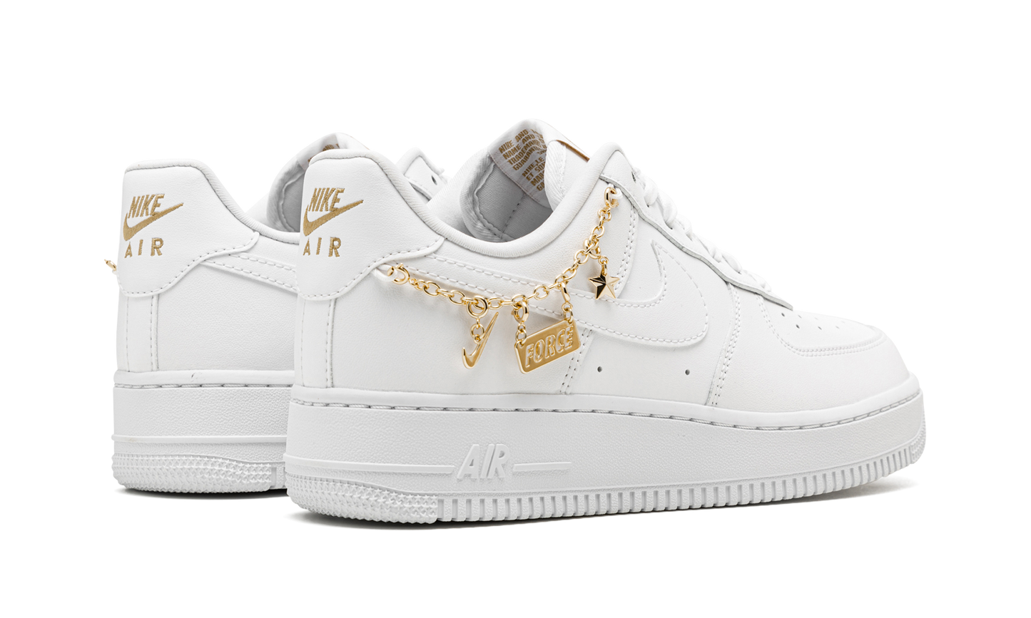 AIR FORCE 1'07 LX MNS WMNS"Lucky Charms" DD1525 100
