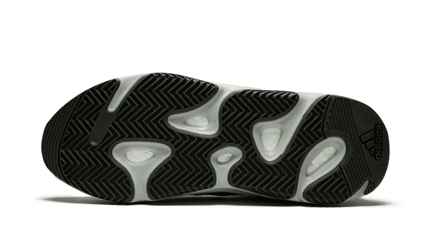 YEEZY BOOST 700 Salt