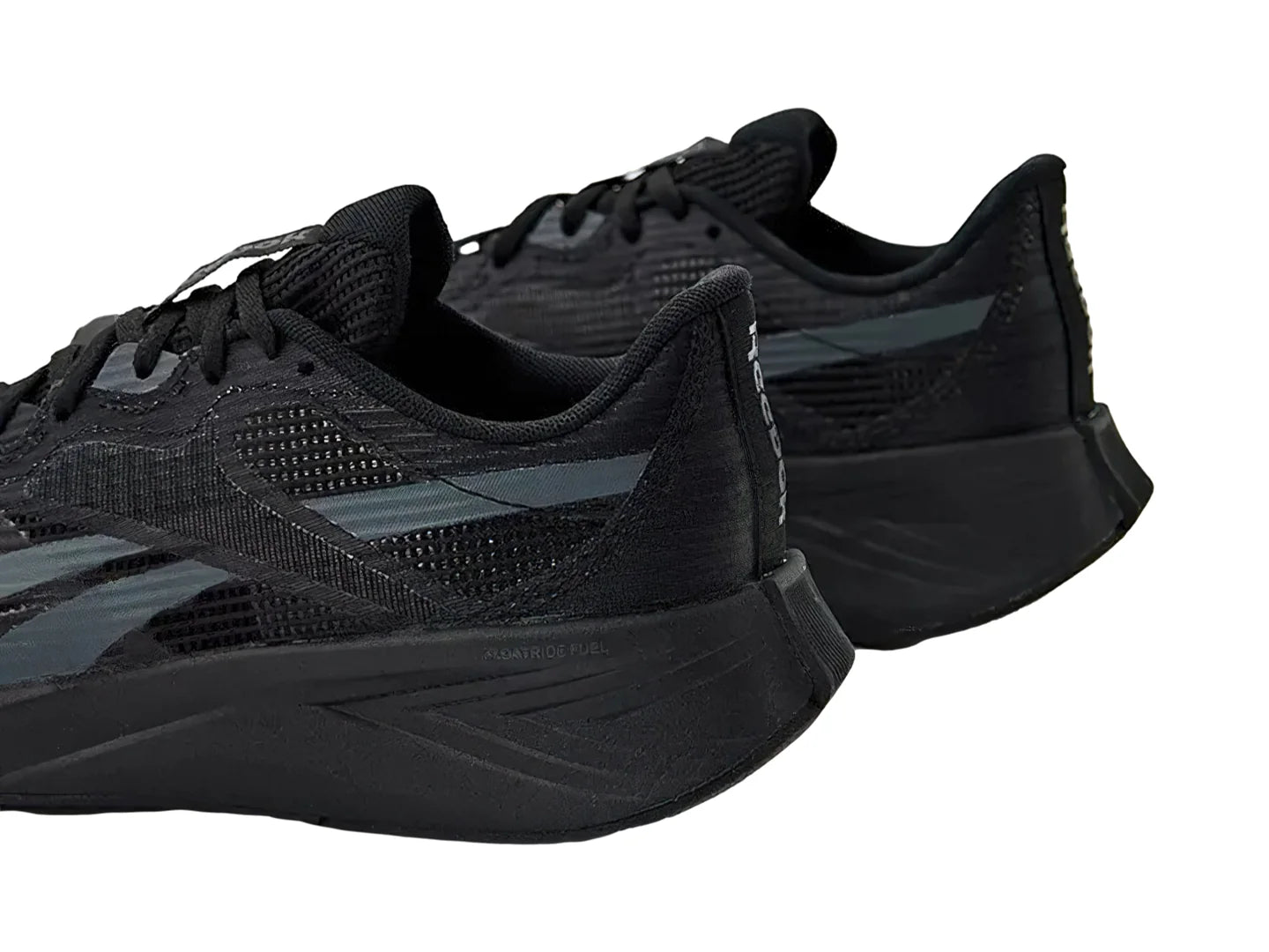 Tenis Reebok Energen Tech Plus Negro y Gris para Hombre