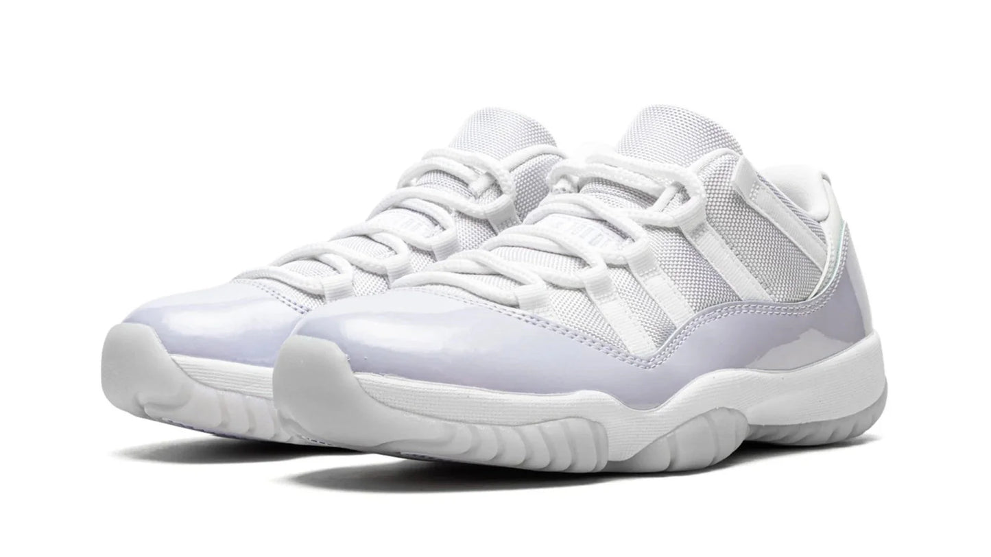 AIR JORDAN 11 LO WMNS Pure Violet