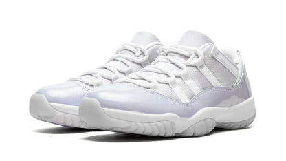 AIR JORDAN 11 LO WMNS Pure Violet
