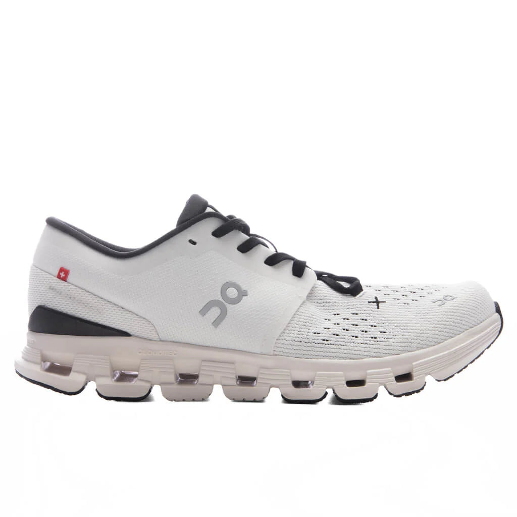 Cloud X 4 Ivory Black