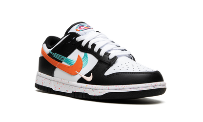 DUNK LO MNS WMNS"Lunar New Year - Multi-Swoosh" FD4623 131