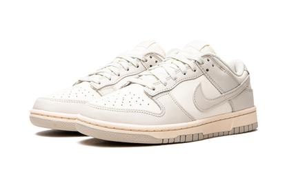 DUNK LO MNS WMNS"Light Bone" DD1503 107