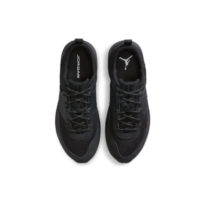 Trunner O/S 'Triple Black' (2025)