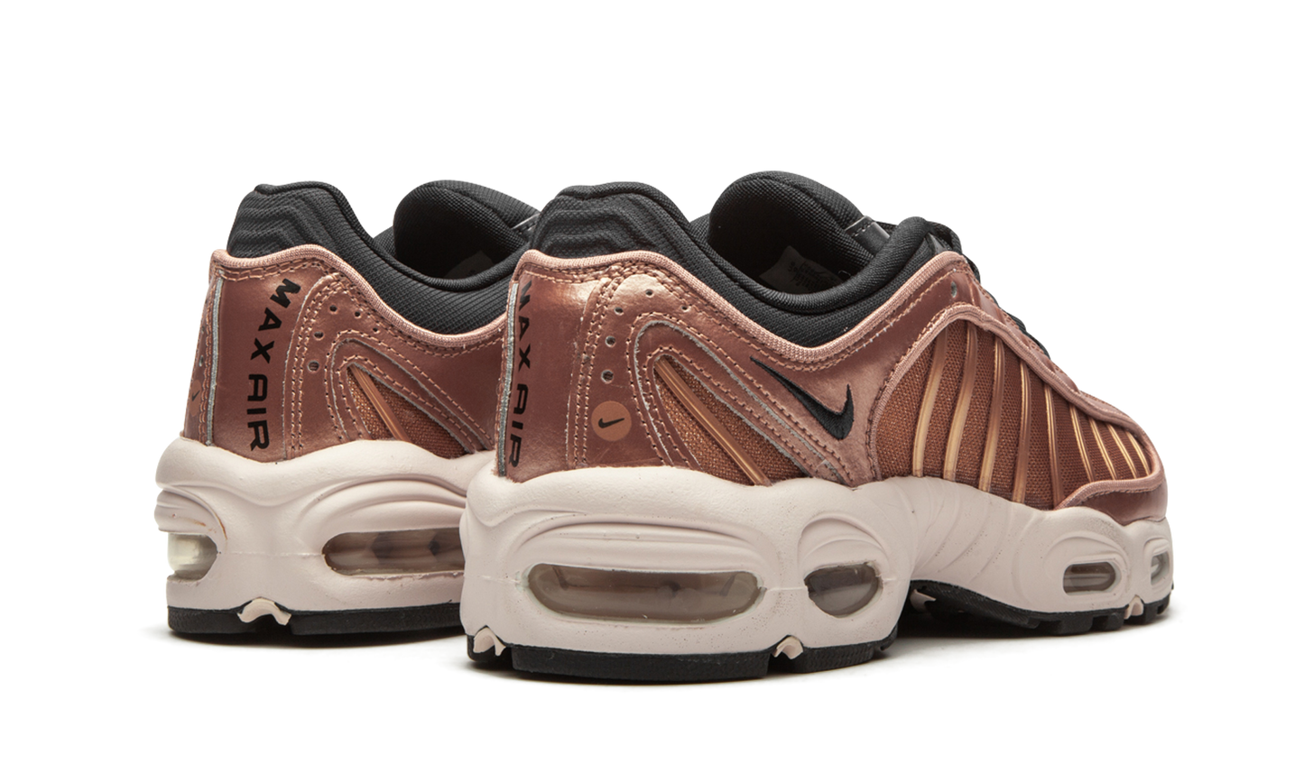 AIR MAX TAILIND 4 WMNS"Metallic Red Bronze" CT1184 900