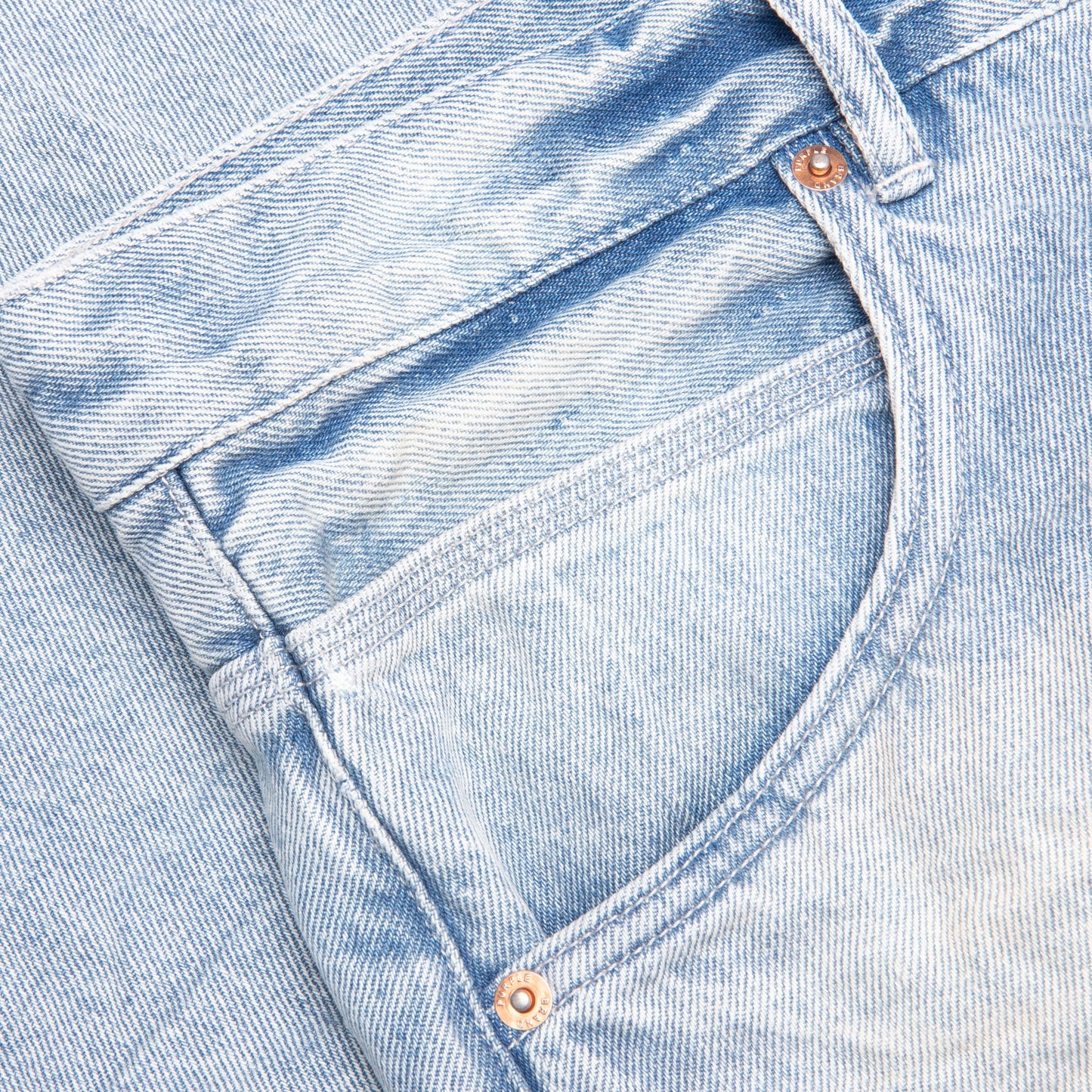 P018 Worn Light Indigo