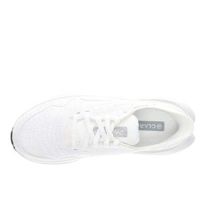 Pace Sneakers
