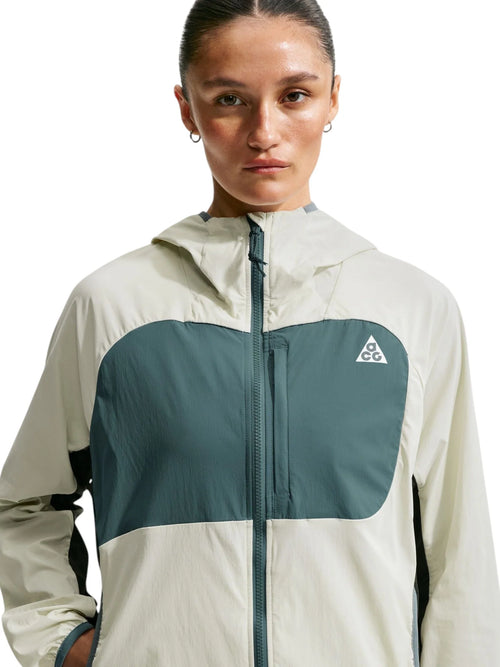 Nike Womens ACG Five Towers UV Protection Jacket