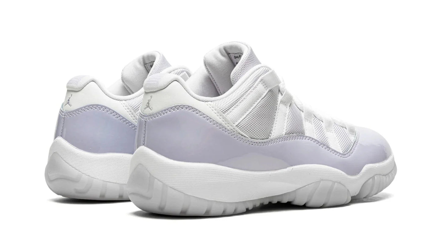AIR JORDAN 11 LO WMNS Pure Violet
