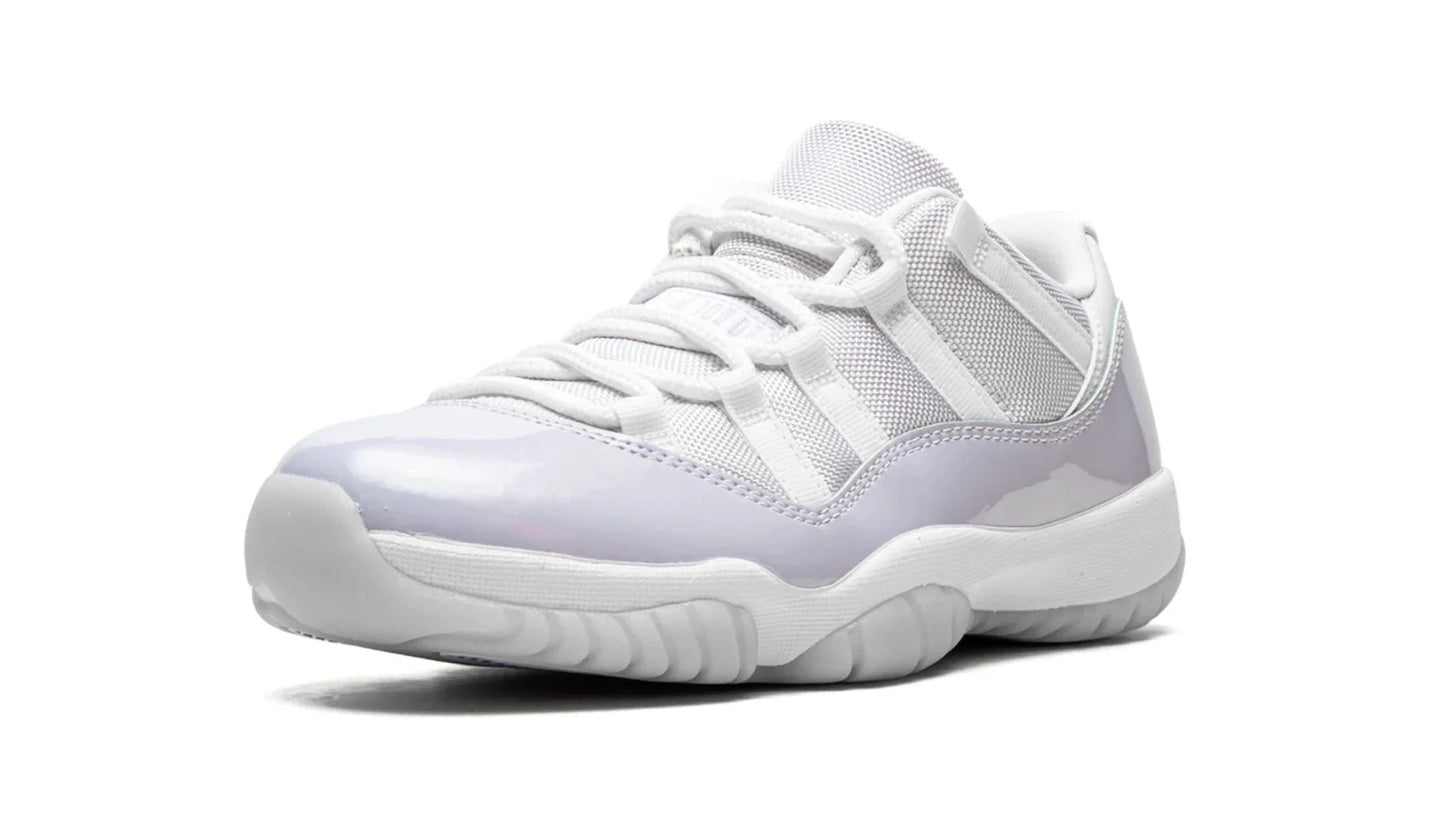 AIR JORDAN 11 LO WMNS Pure Violet