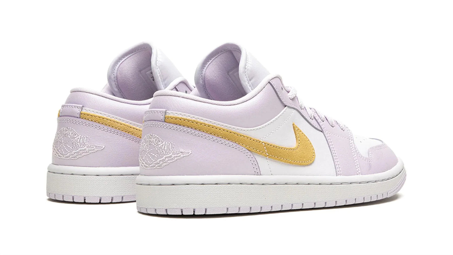 AIR JORDAN 1 LO WMNS Barely Grape