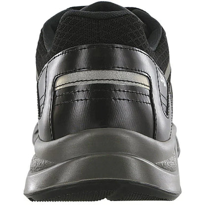 Men's Pursuit Lace Up Sneaker in Black/Gray