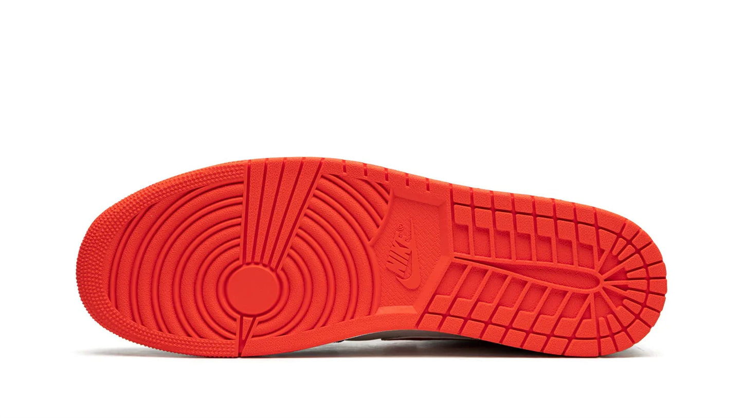 Air Jordan 1 MID Knicks