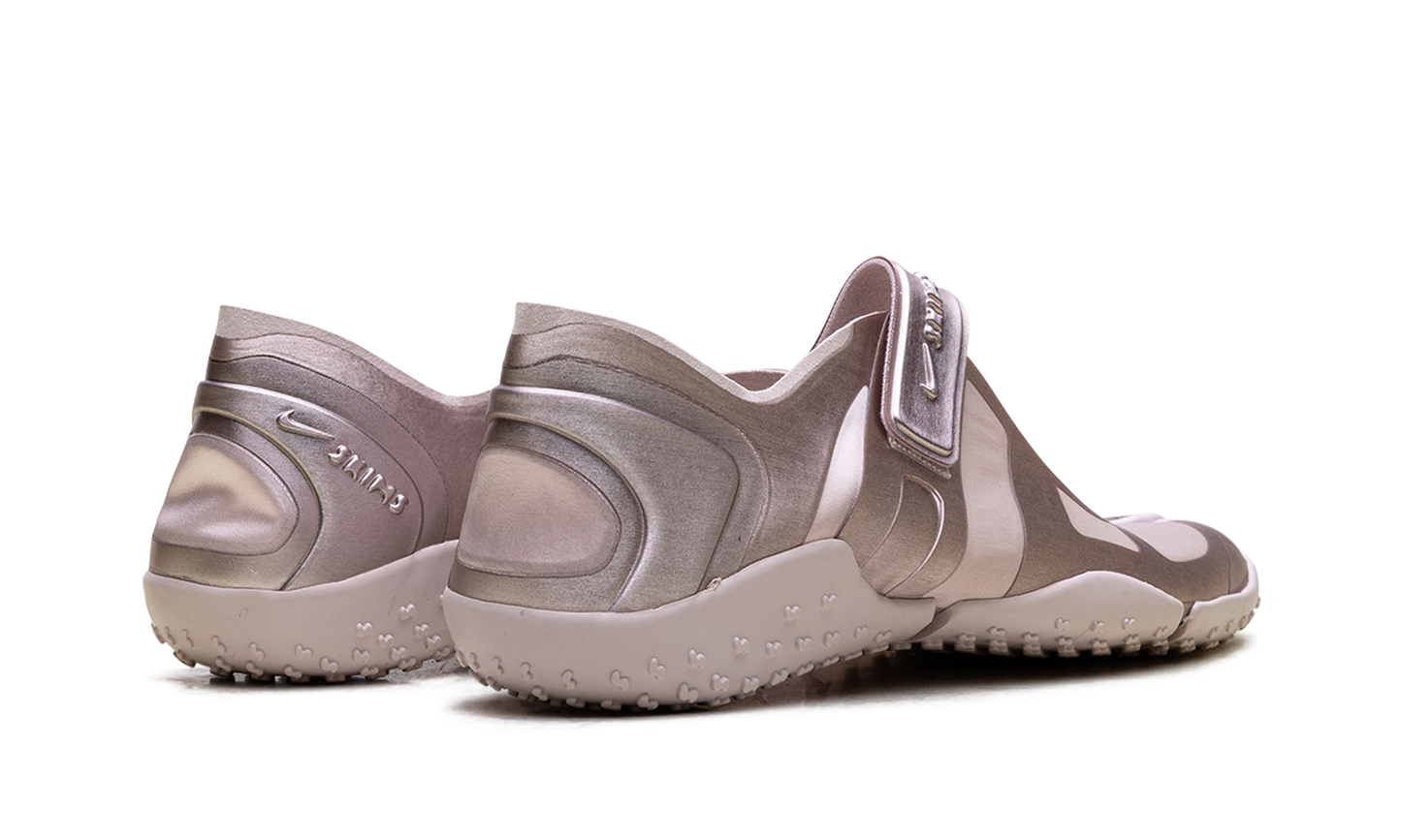 Air Rift Satin WMNS"SKIMS - Slit Red" IQ7158 600