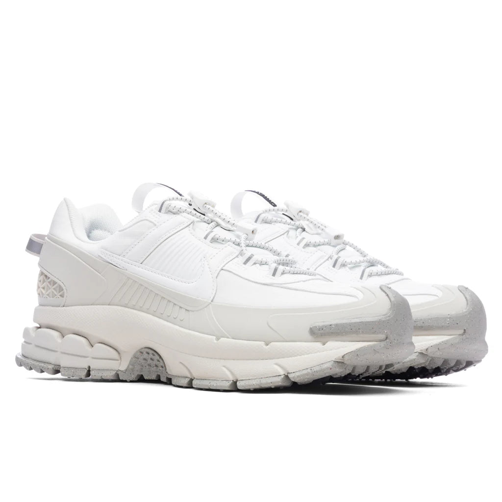Zoom Vomero Roam Summit White Light Bone