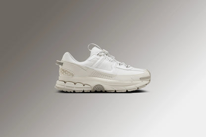 Zoom Vomero Roam Summit White Light Bone