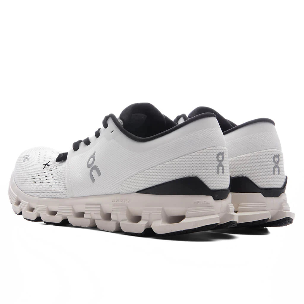 Cloud X 4 Ivory Black